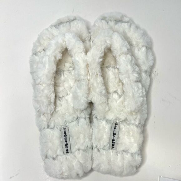 Free People Fair Weather Fuzzy Flip Flop Slipper in Ivory Size 9 New in box - Picture 1 of 8